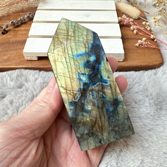 Beautiful Labradorite Tower Obelisk - Picture 2 of 7